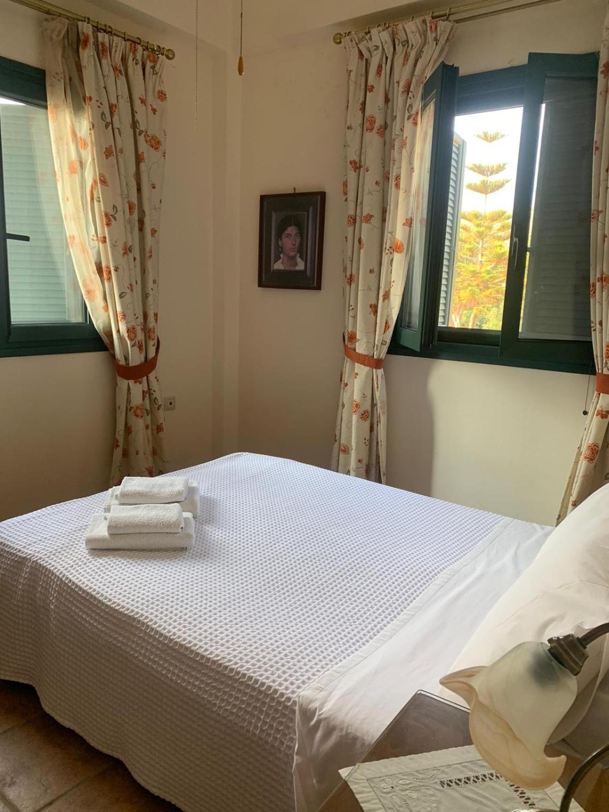 Aparthotel Vatoulia House à Néon Oítilon Extérieur photo