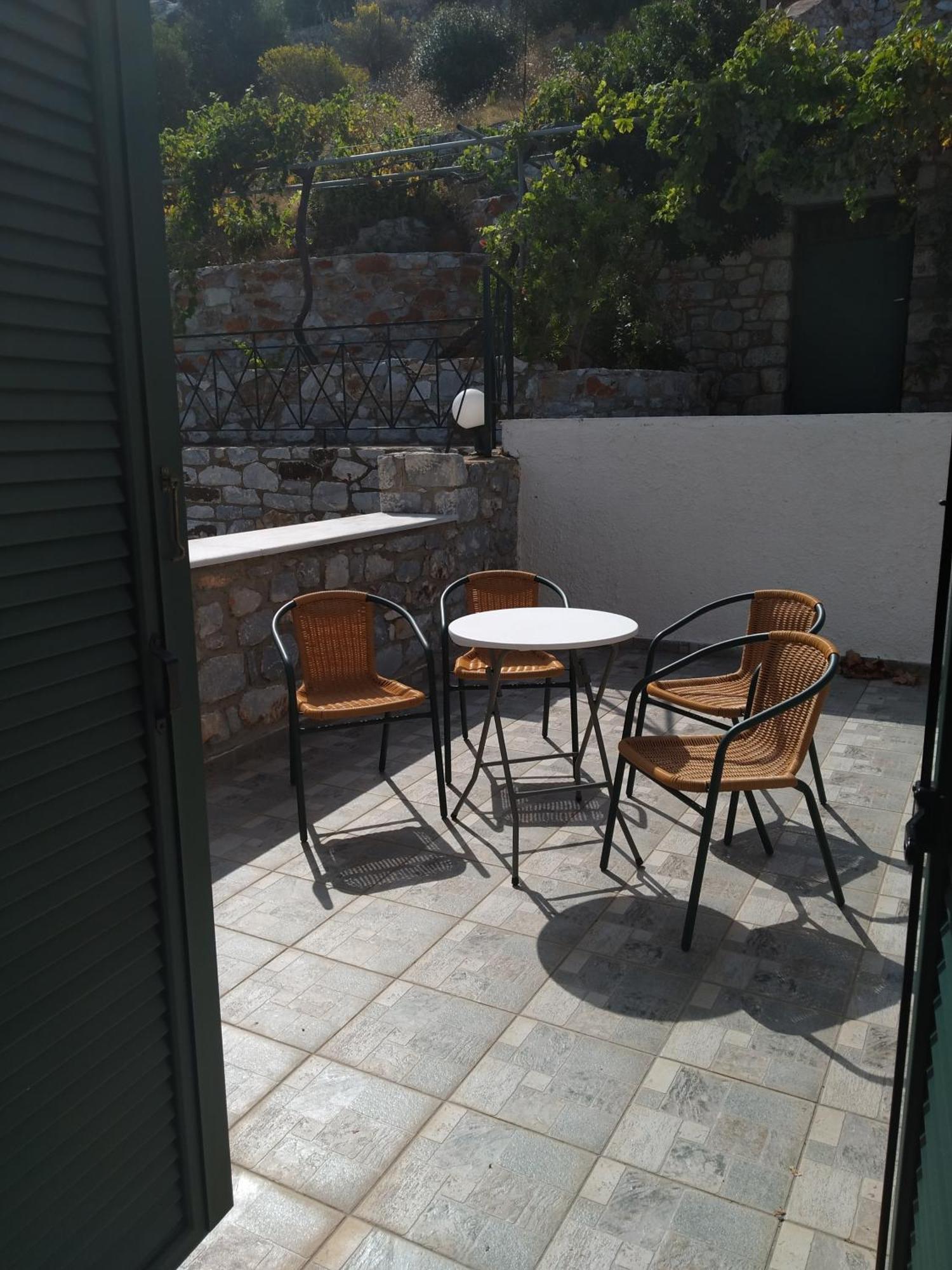 Aparthotel Vatoulia House à Néon Oítilon Extérieur photo