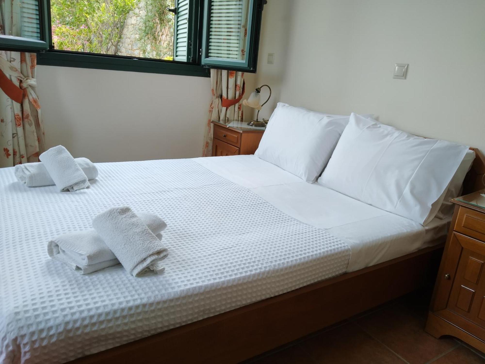 Aparthotel Vatoulia House à Néon Oítilon Extérieur photo