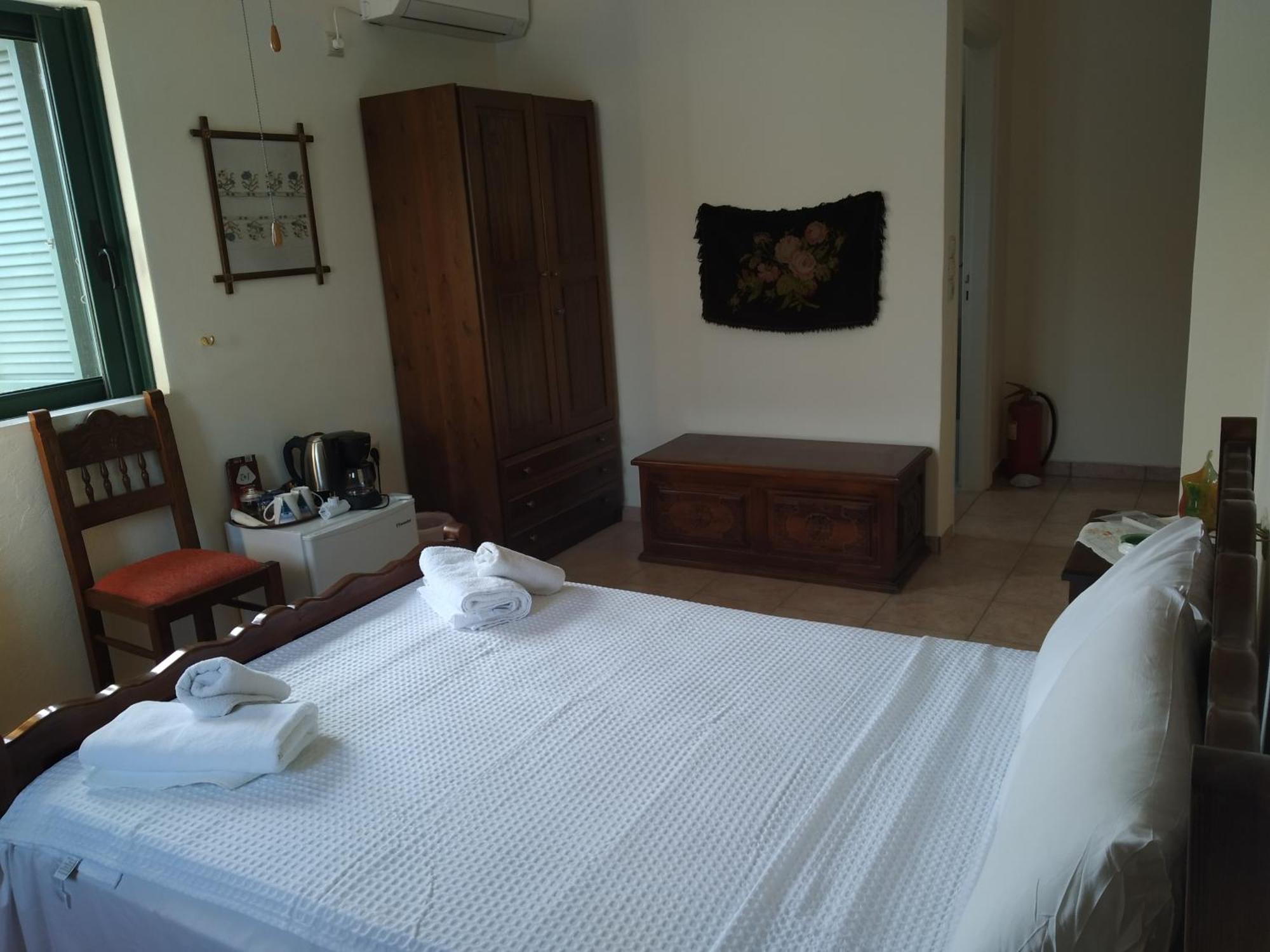 Aparthotel Vatoulia House à Néon Oítilon Extérieur photo