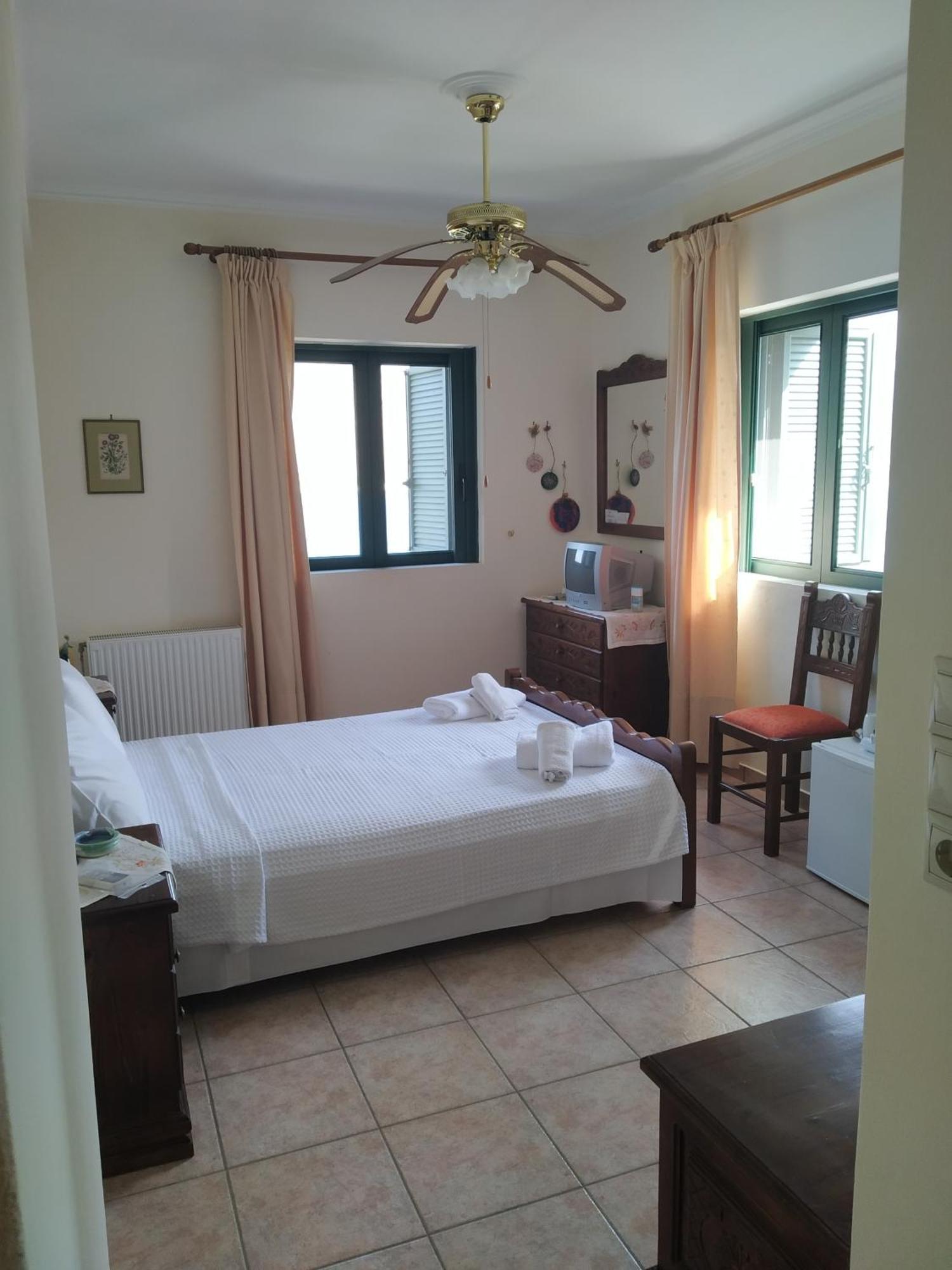 Aparthotel Vatoulia House à Néon Oítilon Extérieur photo