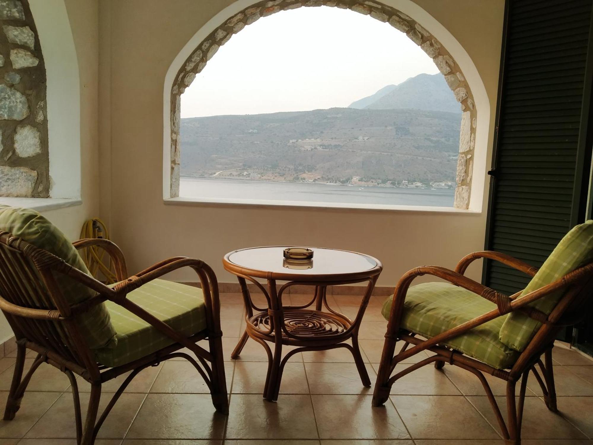 Aparthotel Vatoulia House à Néon Oítilon Extérieur photo