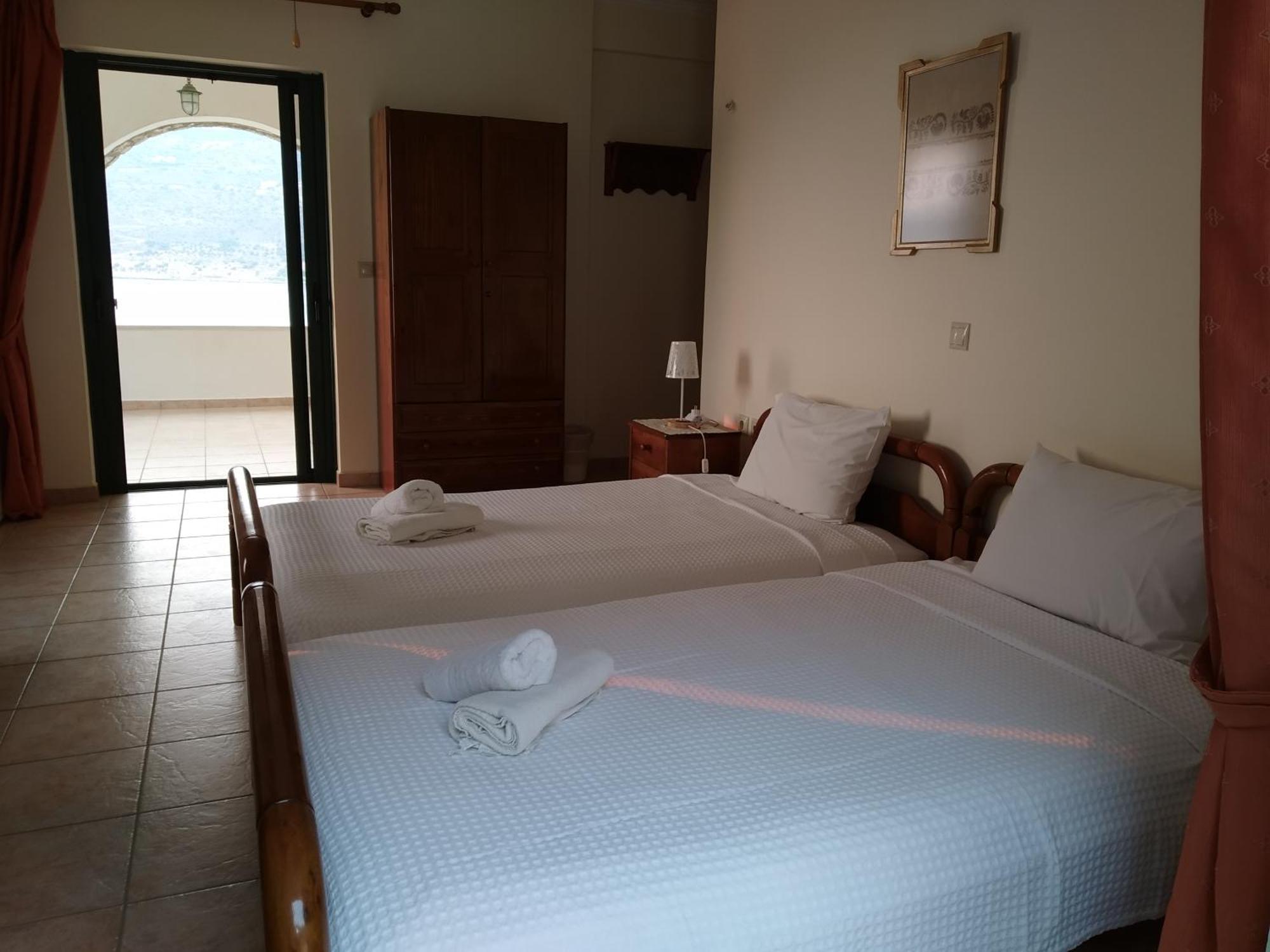 Aparthotel Vatoulia House à Néon Oítilon Extérieur photo